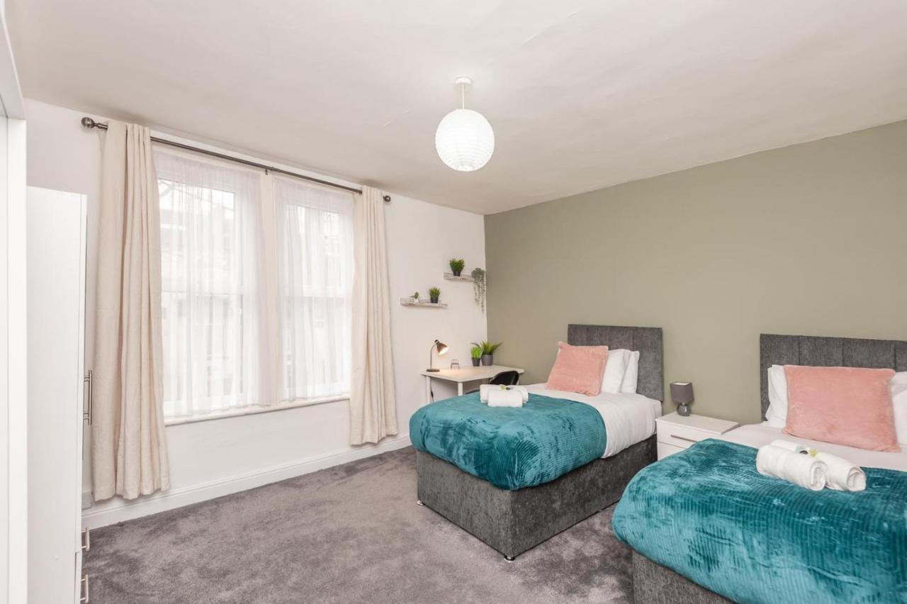 Villa Leeds 4-Bed House - Sleeps 9 Free Parking & Wifi Exterior foto