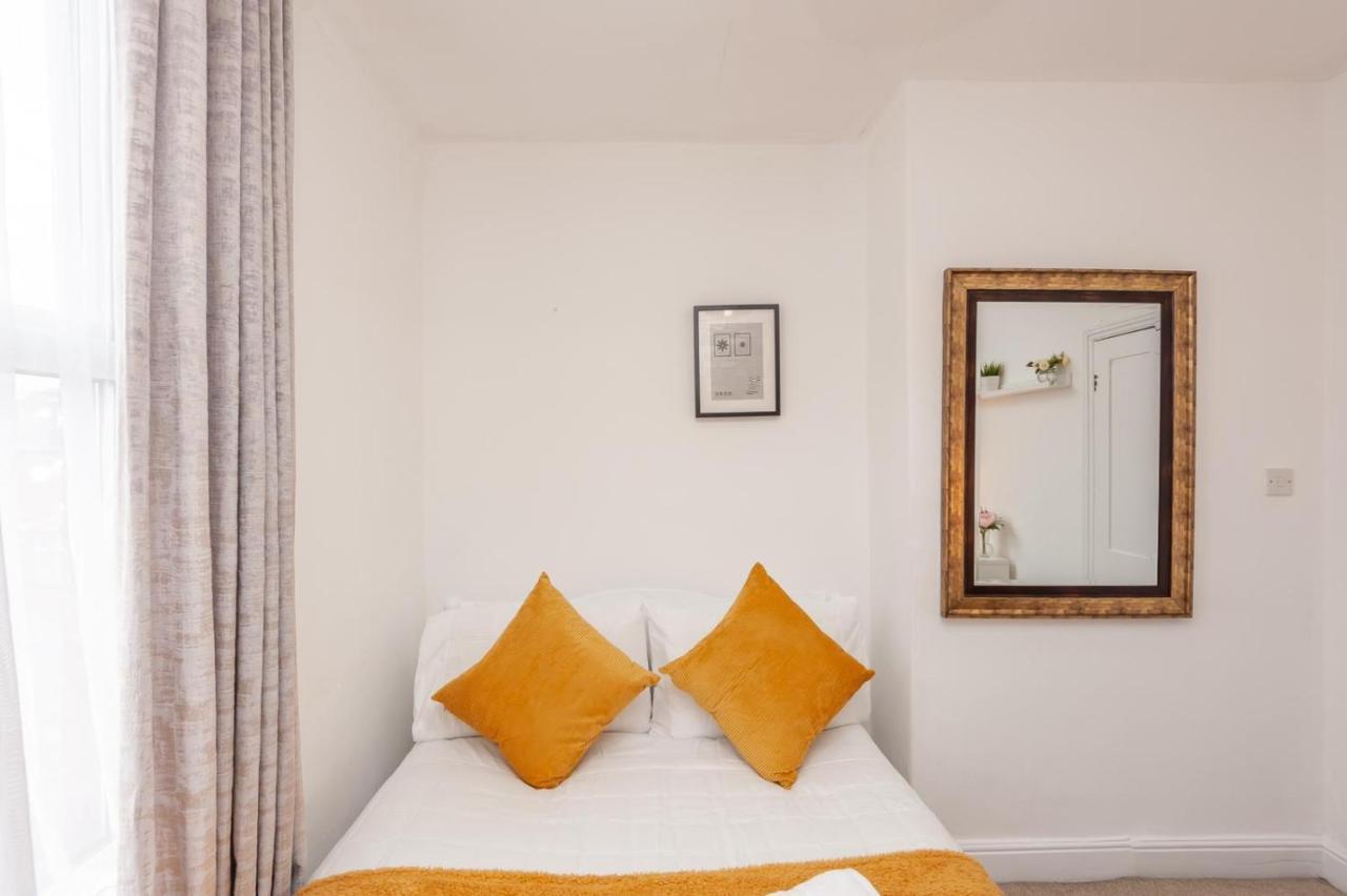 Villa Leeds 4-Bed House - Sleeps 9 Free Parking & Wifi Exterior foto